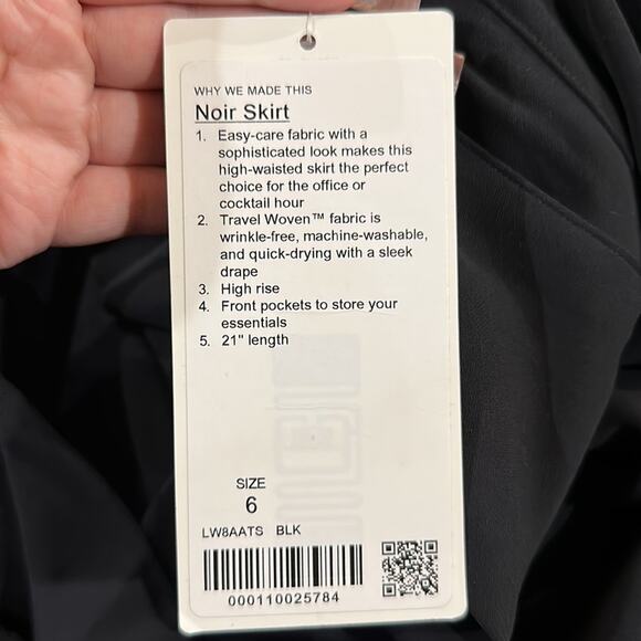 Lulu lemon black Noir skirt size 6 NWT - Picture 2 of 2